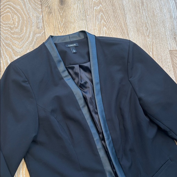 Torrid Studio Crepe Faux Leather Trim Blazer - Picture 7 of 13